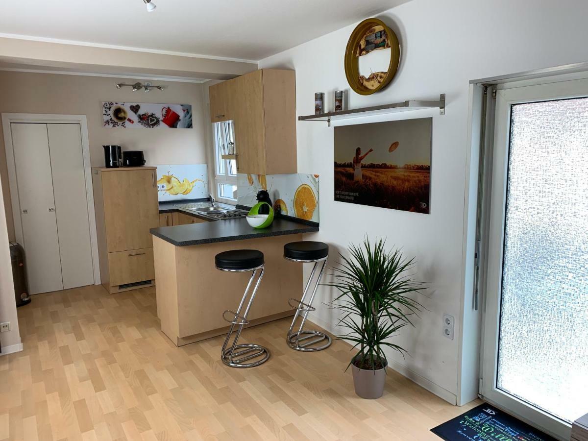 Schoenes Apartment Terrasse 2P. Stadtnah Wuerzburg Wlan Exterior photo