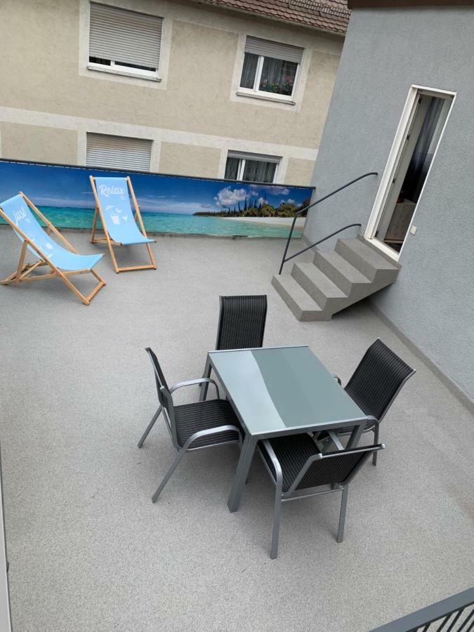 Schoenes Apartment Terrasse 2P. Stadtnah Wuerzburg Wlan Exterior photo